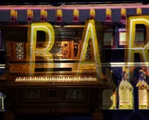 Bar-Piano