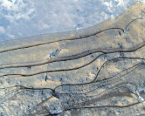 Foto-Negativ einer gefrorenen Pfütze