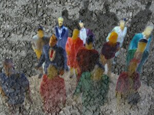 Kleine Leute Szenen bzw. Fotomontagen aus dem Leben des sogenannten "kleinen Mannes" (bei dem es sich oft auch um eine Frau handelt)....